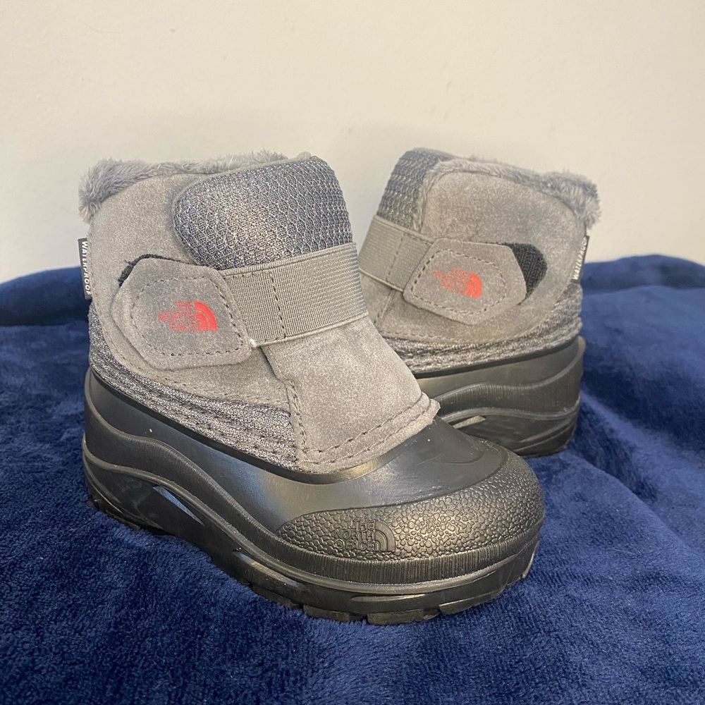 The North Face Toddler Gray and Black Snow Boots